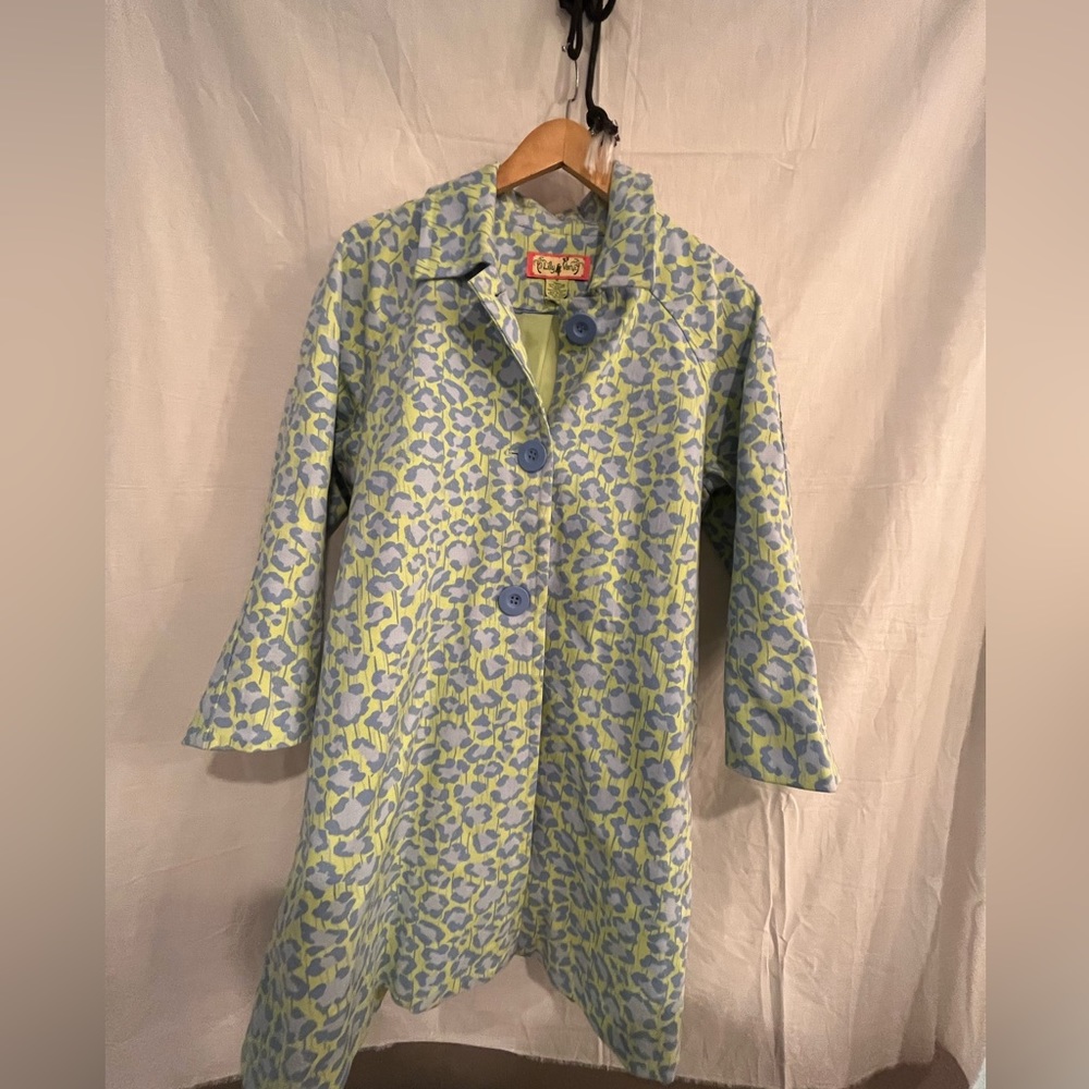 Stylish and unique Lilly and Van womens coat 3/4 sleeves. Cheetah print